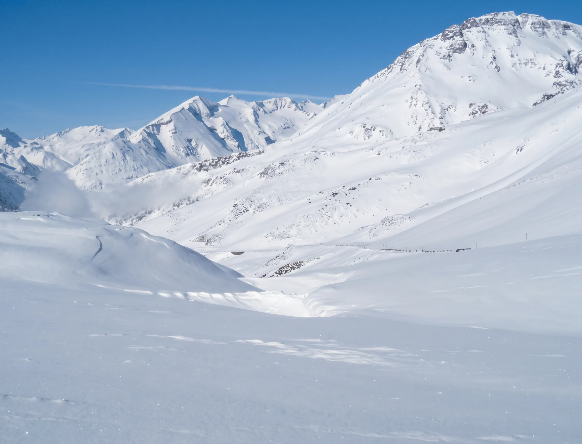 Winterimpression von verschneiter Landschaft am Fallbichl im Gebiet des Großglockners