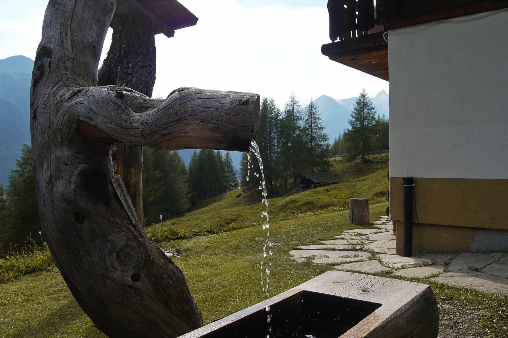 Wassertrog im Garten des Ferienhaus Anderles-Alm